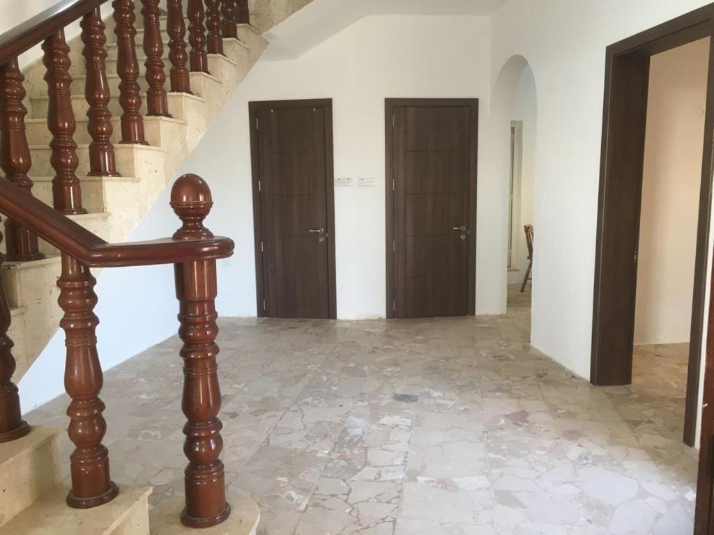 Oleander Butts Inn Zebbug  Luaran gambar