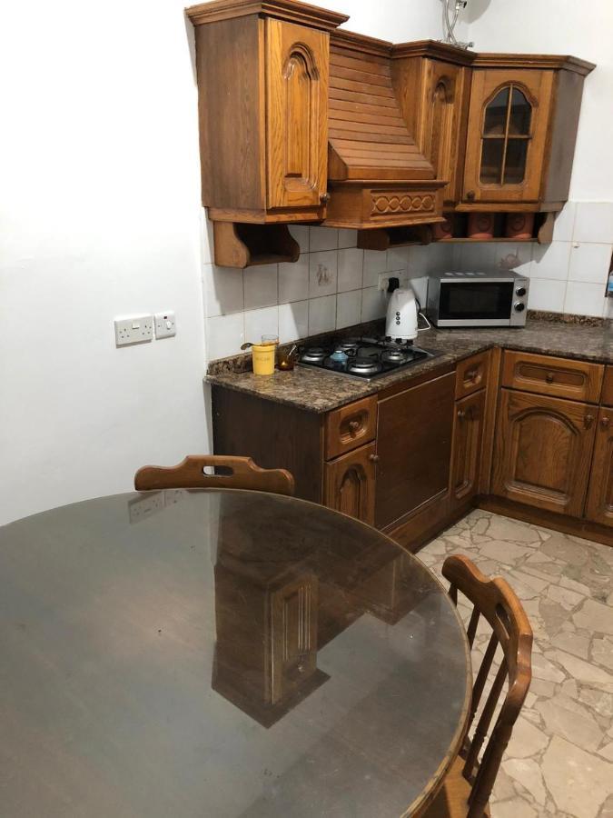 Oleander Butts Inn Zebbug  Luaran gambar