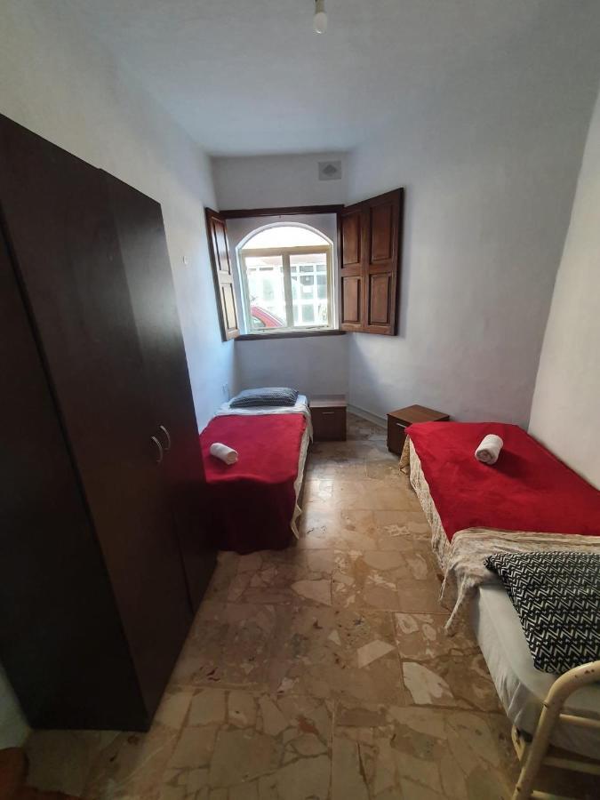 Oleander Butts Inn Zebbug  Luaran gambar