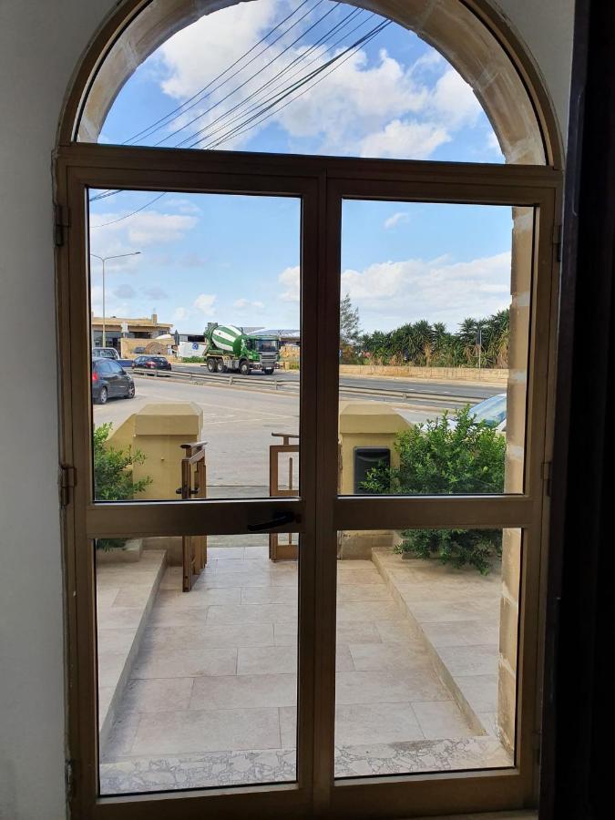 Oleander Butts Inn Zebbug  Luaran gambar
