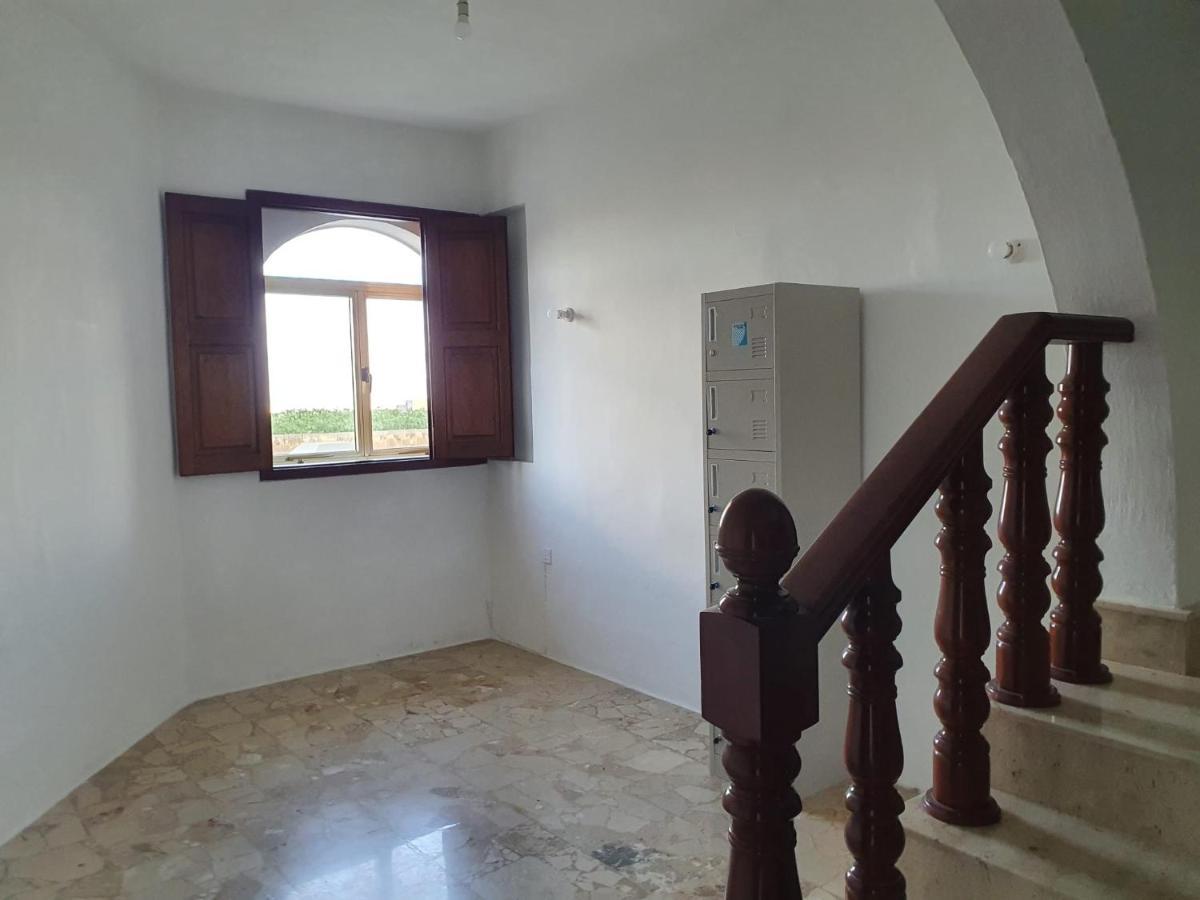 Oleander Butts Inn Zebbug  Luaran gambar